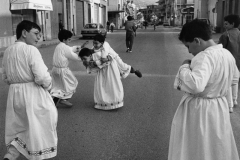 Bambini in strada: dall’archivio di Giuseppe Leone